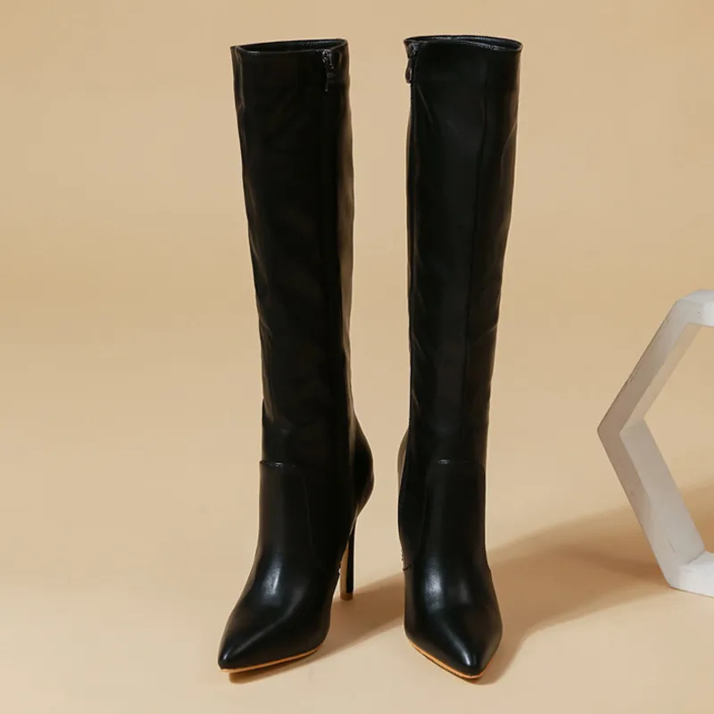 2024 Nuevo primavera de cuero rojo botas largas Diseño de moda del dedo del pie puntiagudas del dedo del pie del dedo del pie de