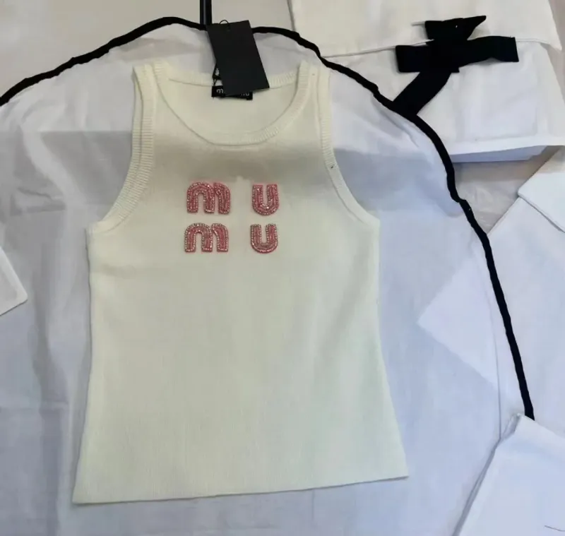 Diseñadora de camisetas para mujeres Sexy Halter Halter Top Cort Cort Toque Fiesta Bordada Camiseta de espalda de primavera/vera