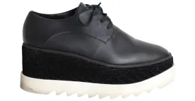 Stella Mc Cartney Zapatos brogue con plataforma y adornos de terciopelo Elyse de Stella McCartney en piel sintética negra Negro 
